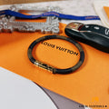 This leather bracelet is understated yet sophisticated, with a timeless appeal.